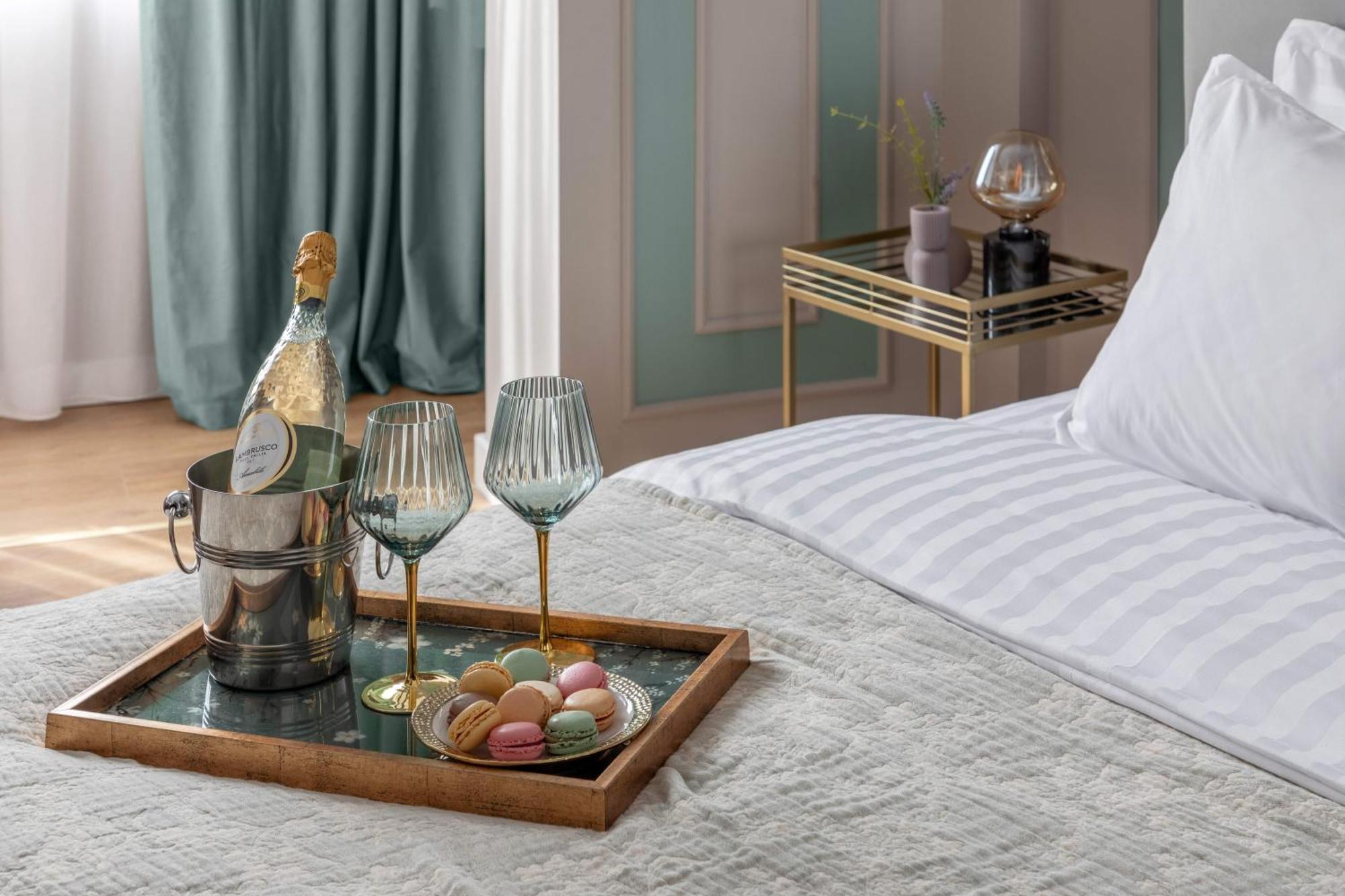 Holt - Sublime Minty Green 1Br On The Park 부쿠레슈티 외부 사진